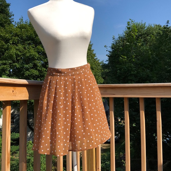 Old Navy Dresses & Skirts - Old navy tan and white polka dot skirt